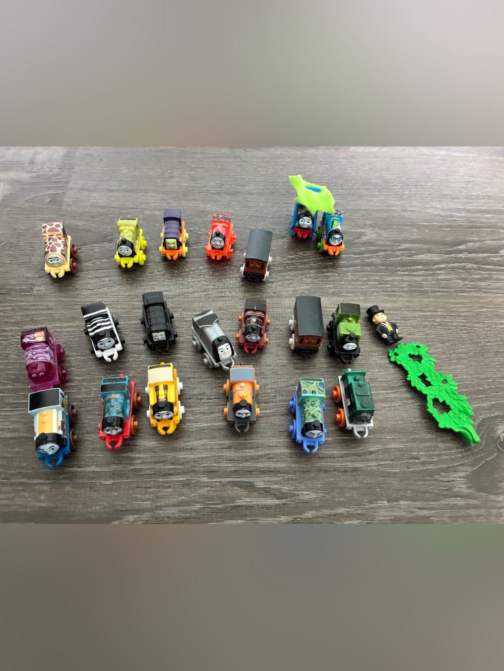 Lot of 20 Thomas & Friends Toy Trains MINIS Animal Soot Construction